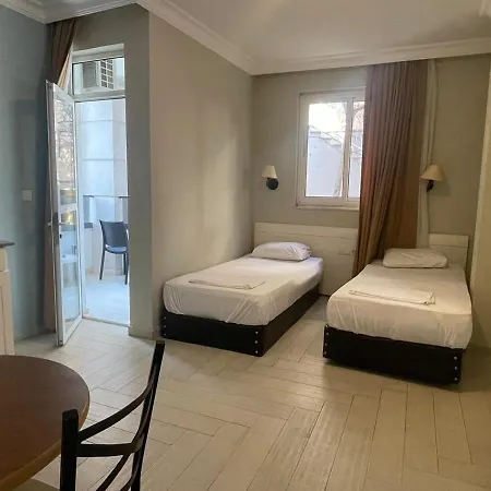 Two Seas Hotell 2*