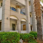 Two Seas Hotel