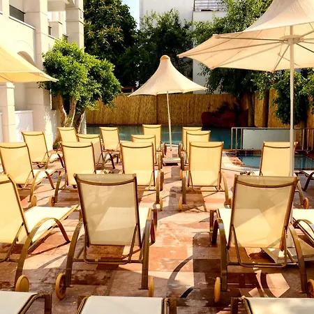 Two Seas Hotel
