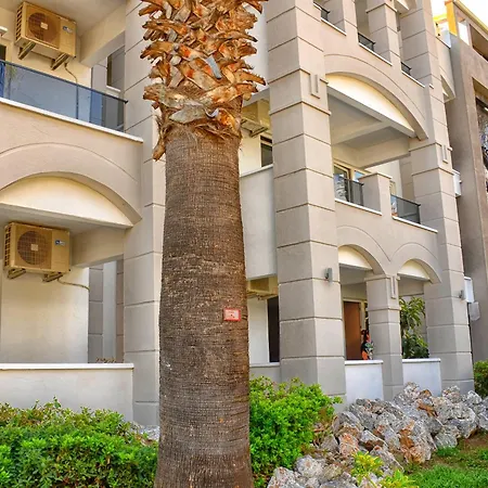 فندق Two Seas 2*